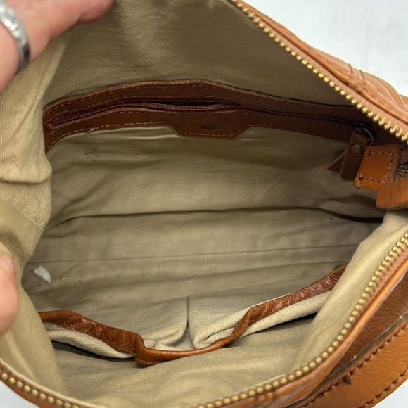Lucky Brand Carmel Color Crossbody Leather Bag BRN7010C - Picture 6 of 13